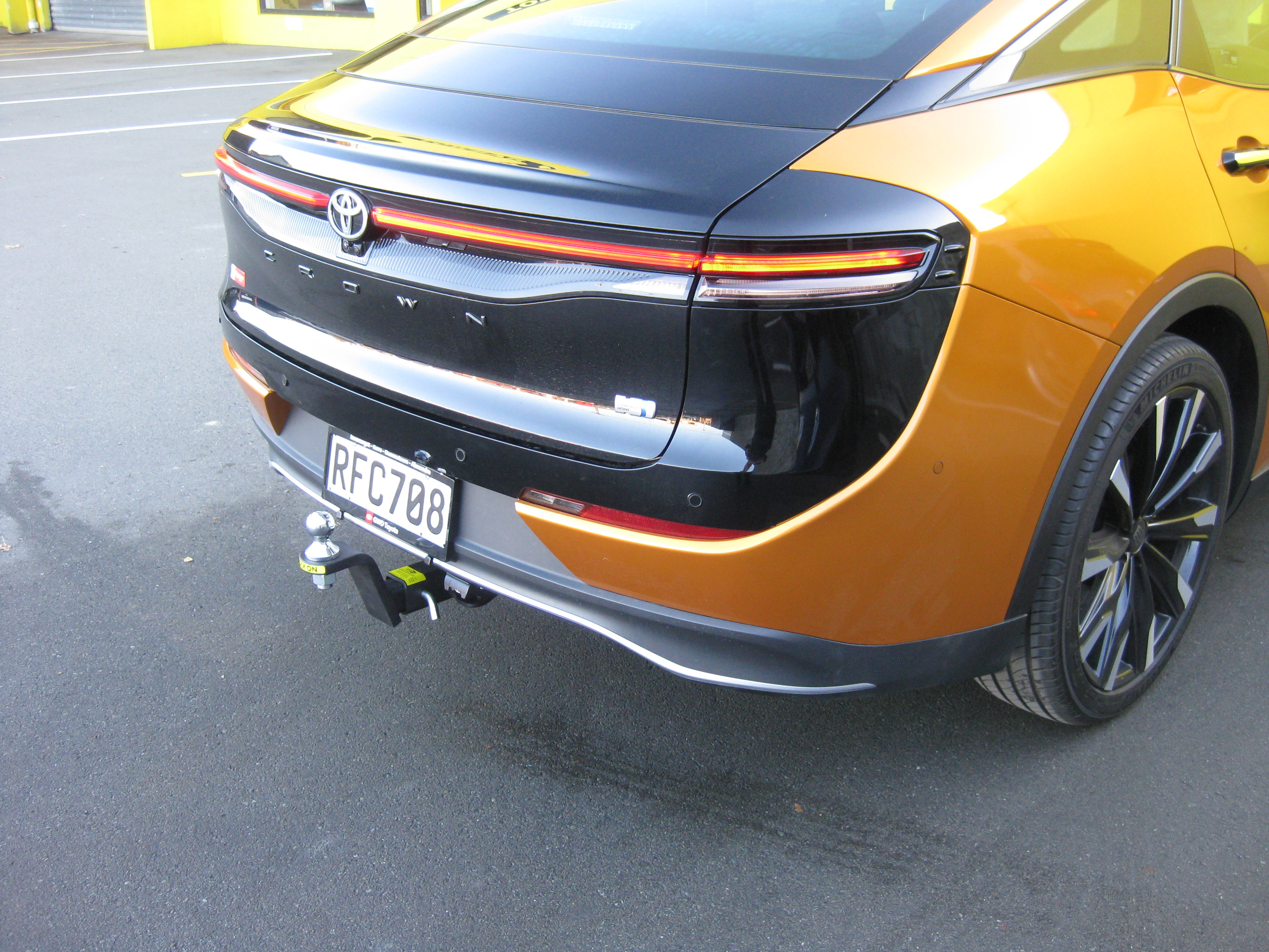 TOYOTA CROWN SALOON 2022-CURRENT